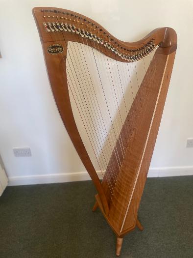 Dusty Strings FH 34 S Lever Harp: Cherry with Camac levers